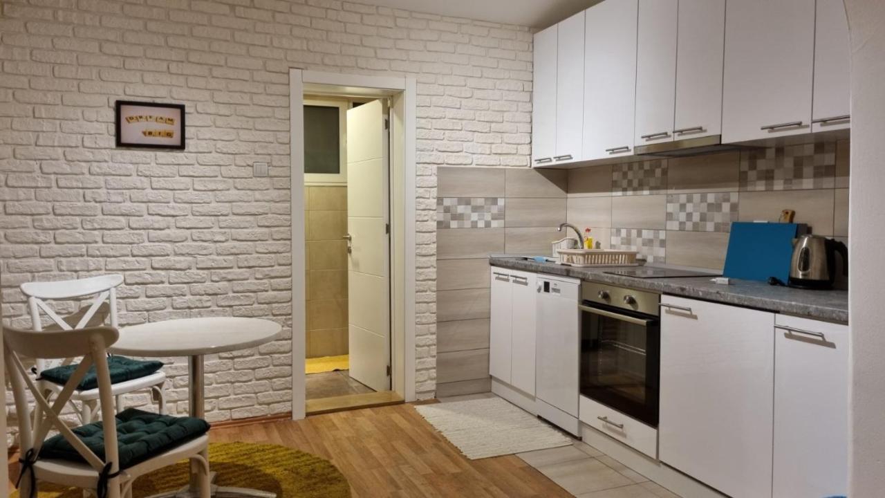 Apartment Near Waterfront
