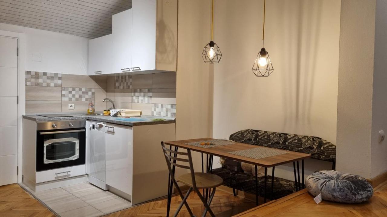 Near Waterfront Apartment Belgrad