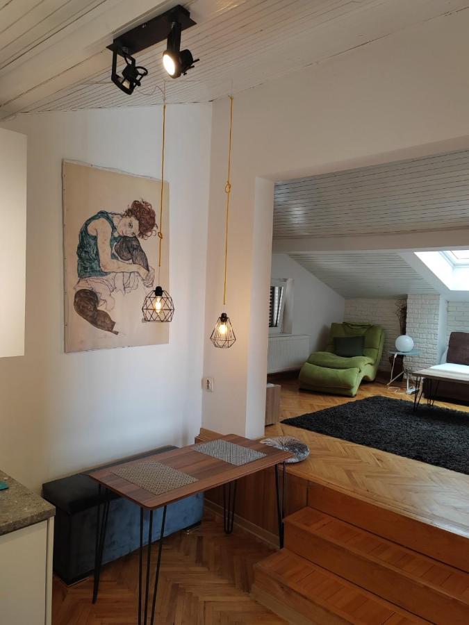 Near Waterfront Apartment *